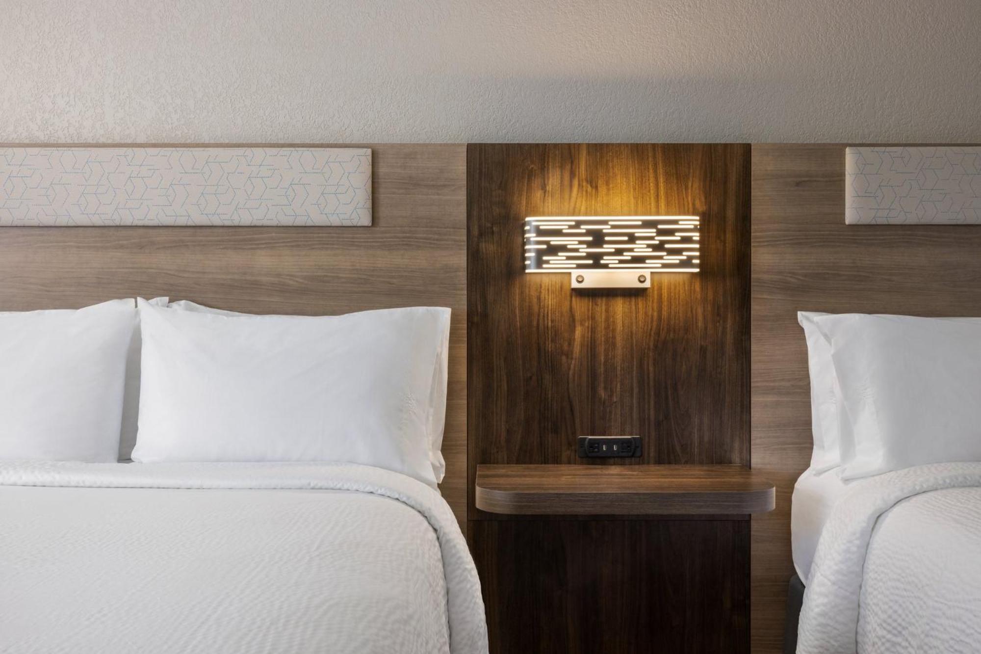 Holiday Inn Express Hotel & Suites Indianapolis W - Airport Area By Ihg Exterior foto
