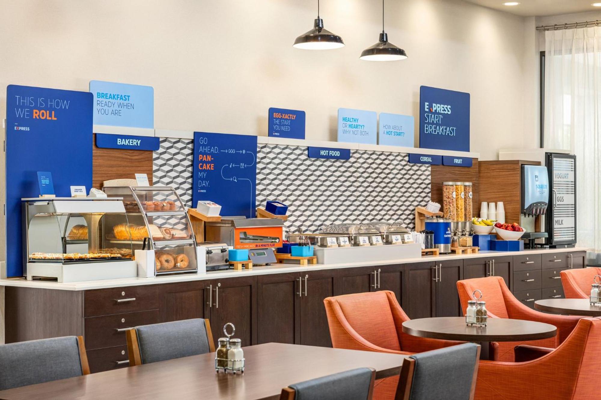 Holiday Inn Express Hotel & Suites Indianapolis W - Airport Area By Ihg Exterior foto